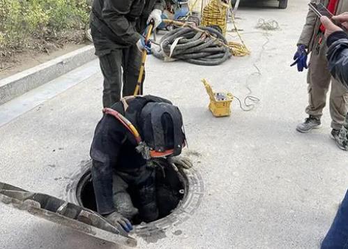 保定曲阳抽化粪池公司分享管道气囊封堵的原理。